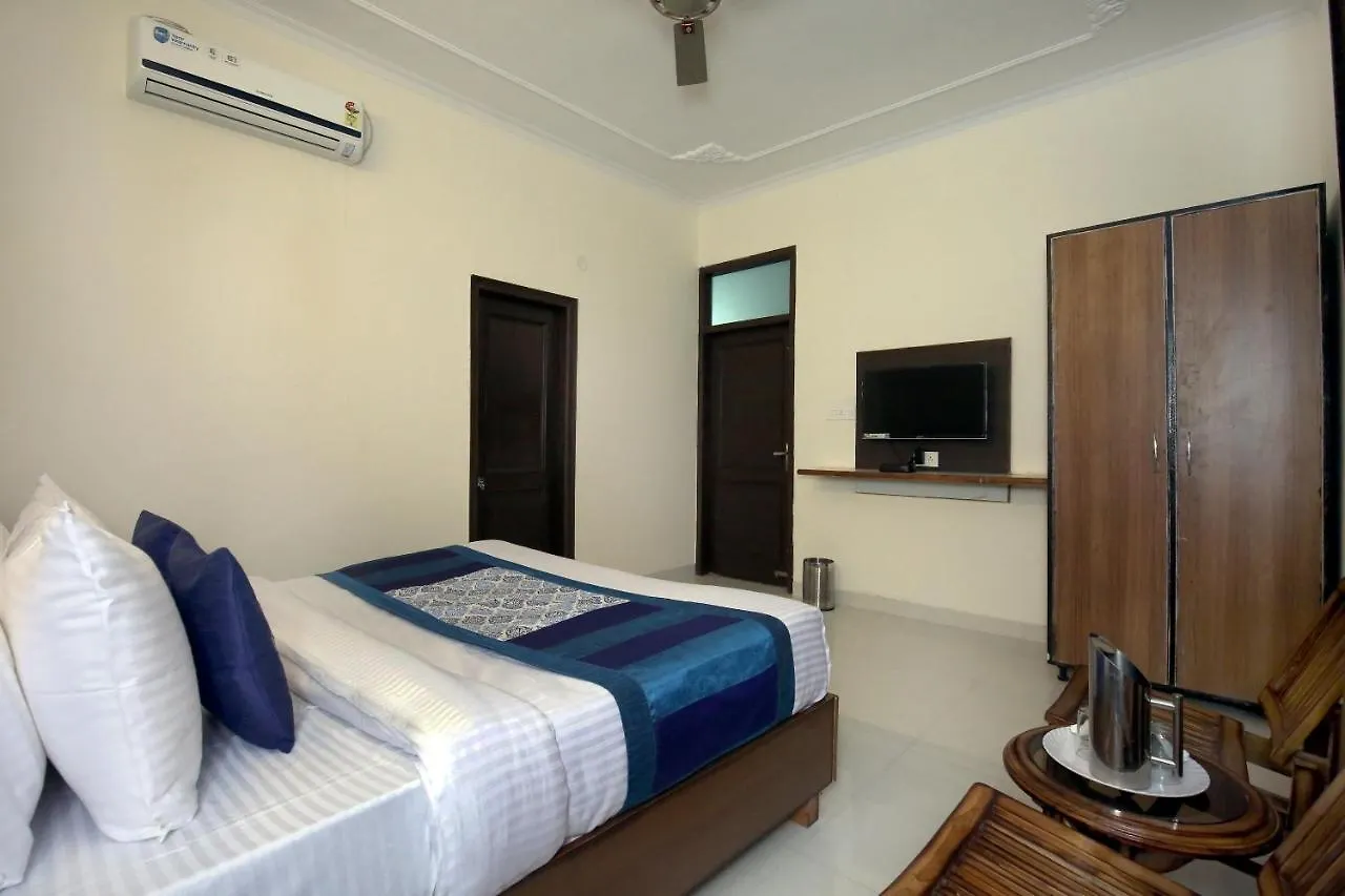 Oyo 9922 Shivaay Guest House Panchkula Hotel